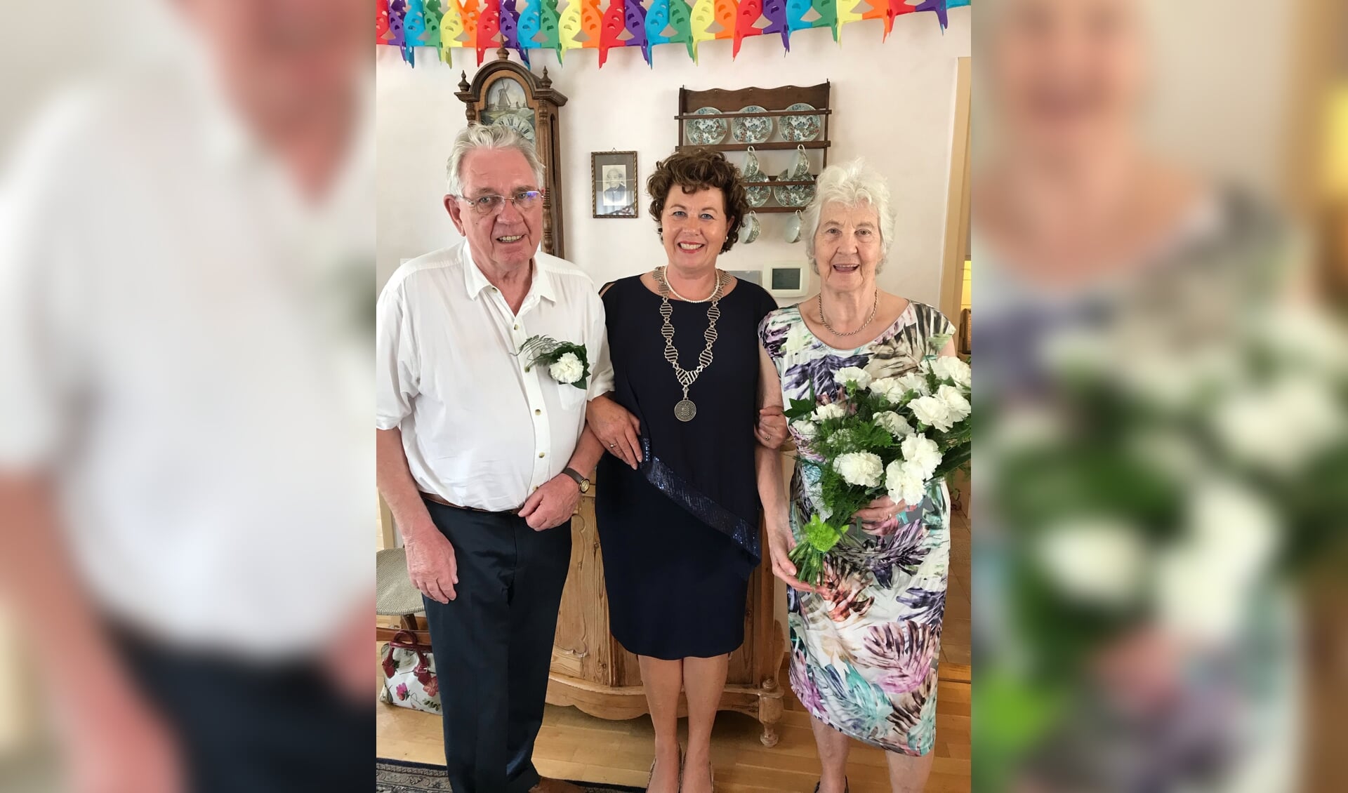 Burgemeester Kompier bracht een bezoek aan het echtpaar Spijker - Leijen in Sint Pancras.