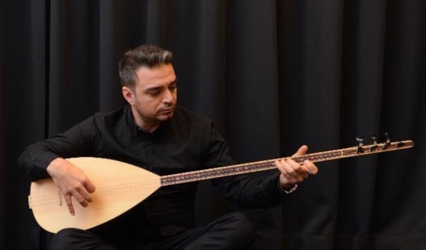Saz of Baglama.