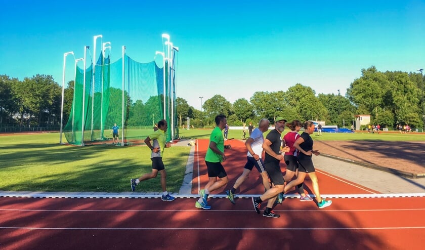 Leer hardlopen op de atletiekbaan van Hera.