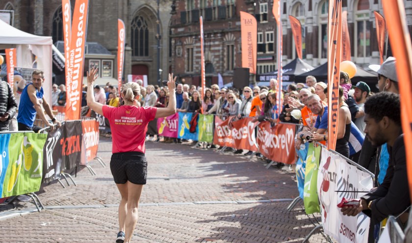Alleen al door de supporters wil je gaan lopen.