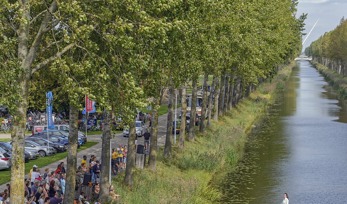 De Drijvende Diva zorgt voor een magische, theatrale muziekuitvoering op het water. 