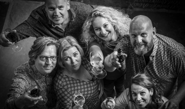 BB6 met v.l.n.r. Wil Vlaar, Rene Smit, Esther Hoek, Stephanie Kramer, Martin Rozema en Colet Nierop,