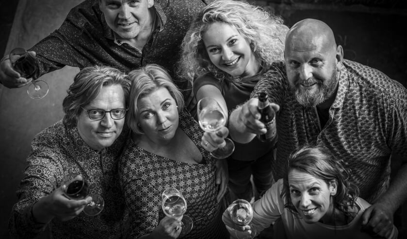 BB6 met v.l.n.r. Wil Vlaar, Rene Smit, Esther Hoek, Stephanie Kramer, Martin Rozema en Colet Nierop,