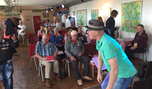Meezingmiddag in de Roze Tanker.