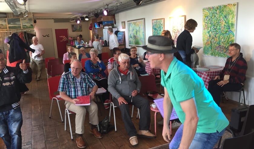 Meezingmiddag in de Roze Tanker.