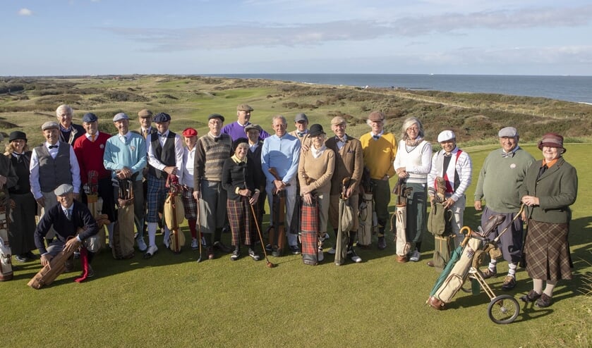 Hickory-golfers, in dit geval op Domburg, gaan met hun beleving van het golfspel wel honderd jaar terug in de tijd.