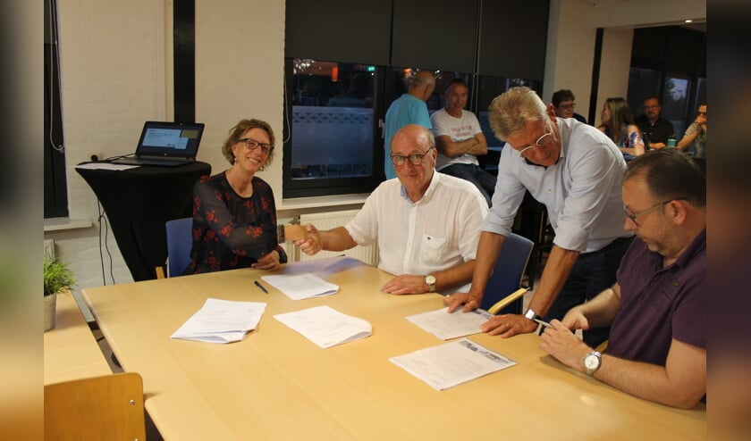De ondertekening is een feit.