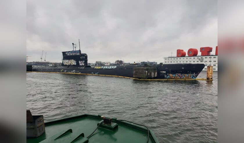 De Foxtrot voor de NDSM-werf.