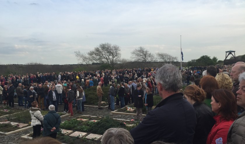 Dodenherdenking trekt in Bloemendaal altijd veel mensen.