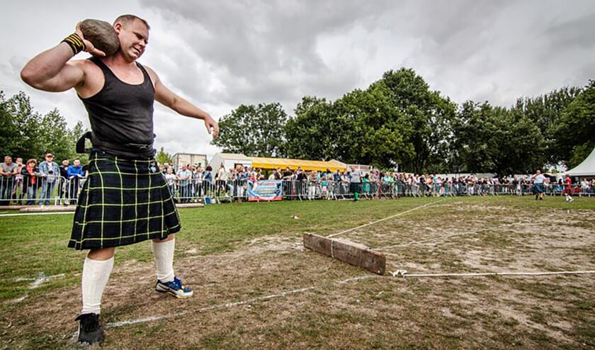 Sebastiaan Huys, voorzitter van AV Hera, in actie als 'heavy athlete'. 
