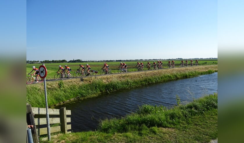 Fietsers kunnen kiezen uit twee varianten van 65 en 100 kilometer.