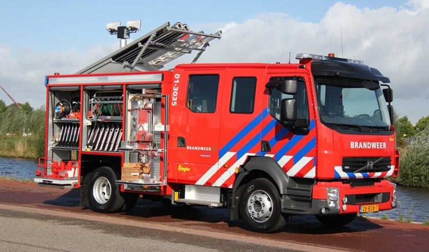 Een heuse brandweerauto luistert de Kinderboekenweek op.