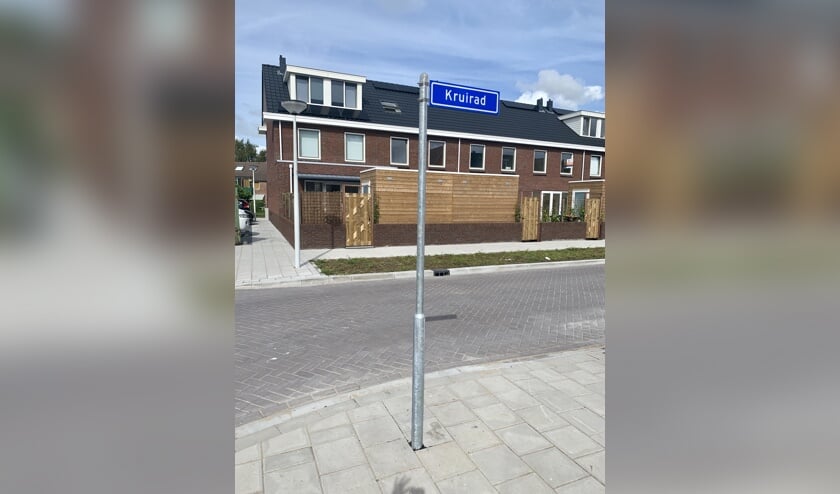Harpraam heeft ook eindelijk haar naambordje aan de weg.