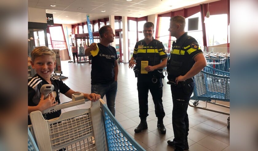 Bij Albert Heijn Heemskerk is er een inzameling, georganiseerd door de Politie Beverwijk/Heemskerk.