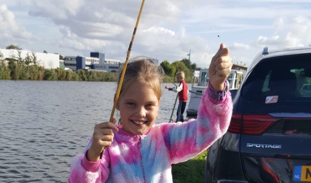 Vissen vangen aan de Noordervaartdijk.