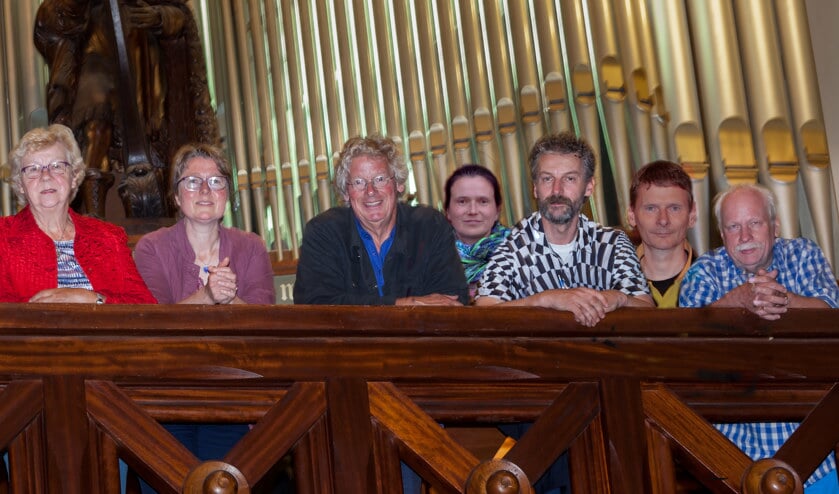 v.l.n.r. Wim Boerstoel, Coby Castricum, Wendy Leonards, Joost Doodeman, Katalin Somogyi, Iwan van Amsterdam, Ronald Schollaart, Dirk van Egmond.