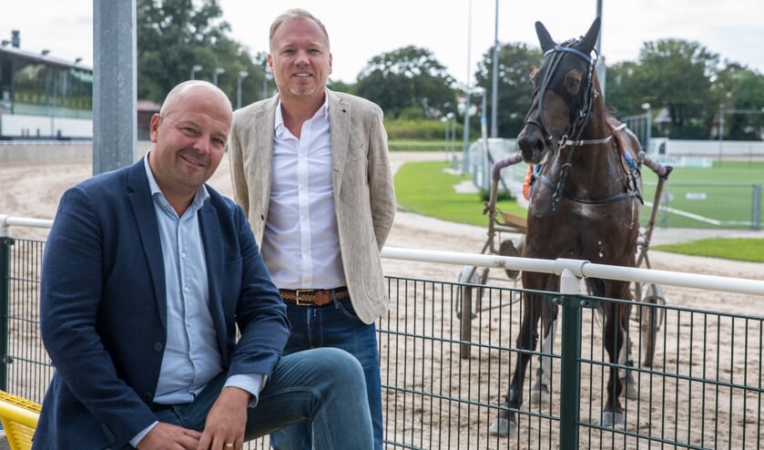 Kees de Groot en Robin Goudsblom op de Alkmaarse drafbaan.