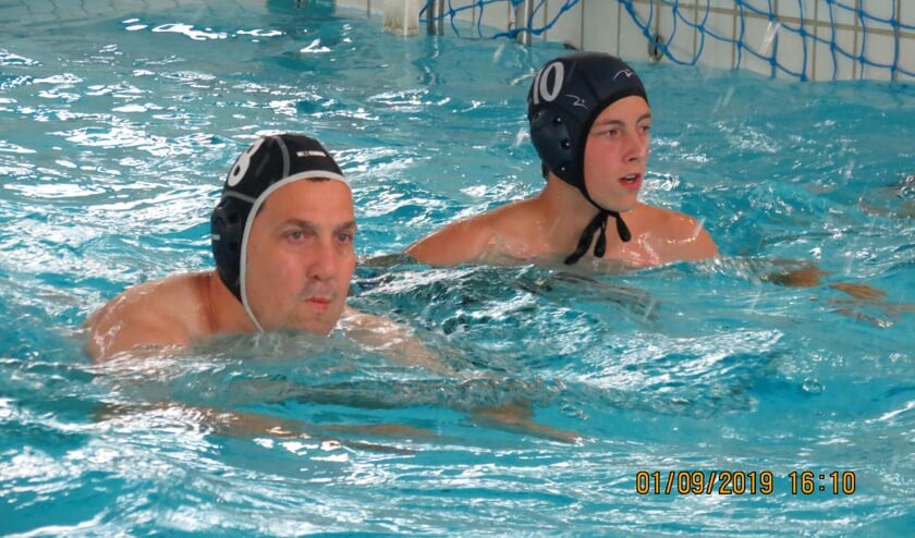 Mede vanwege het 50 jarig bestaan van de club was een clinic georganiseerd voor de waterpoloërs.