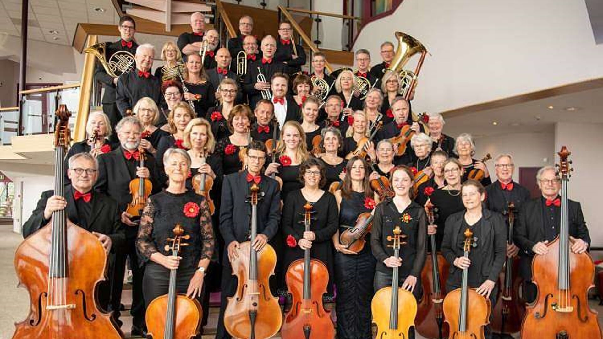Sinfonia is een symfonieorkest dat uit ruim zestig enthousiaste amateur musici bestaat.
