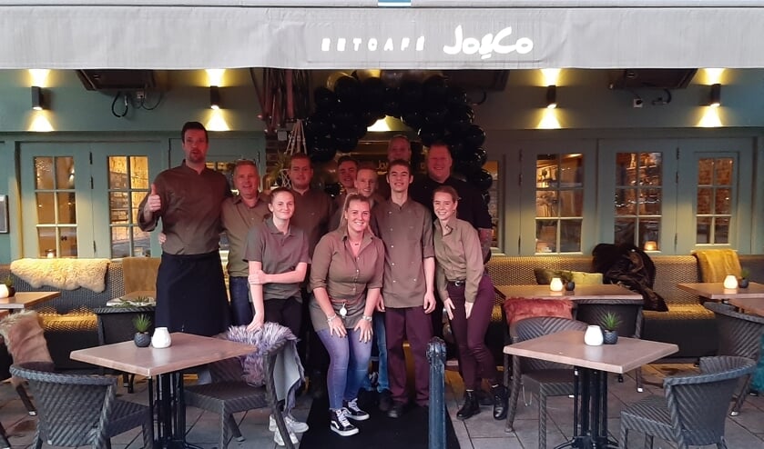 Het team van Jo & Co voor de vernieuwde zaak.