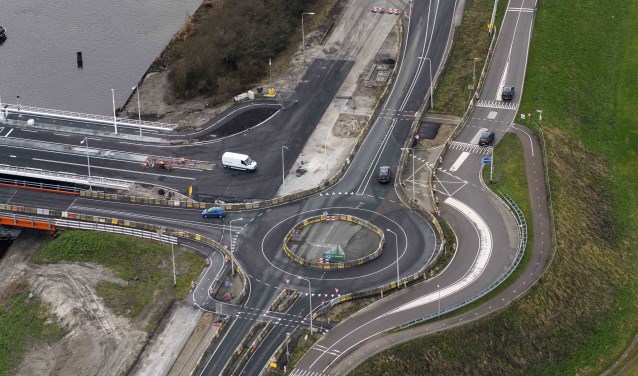 Luchtfoto Kogerpolderbrug bij Alkmaar.