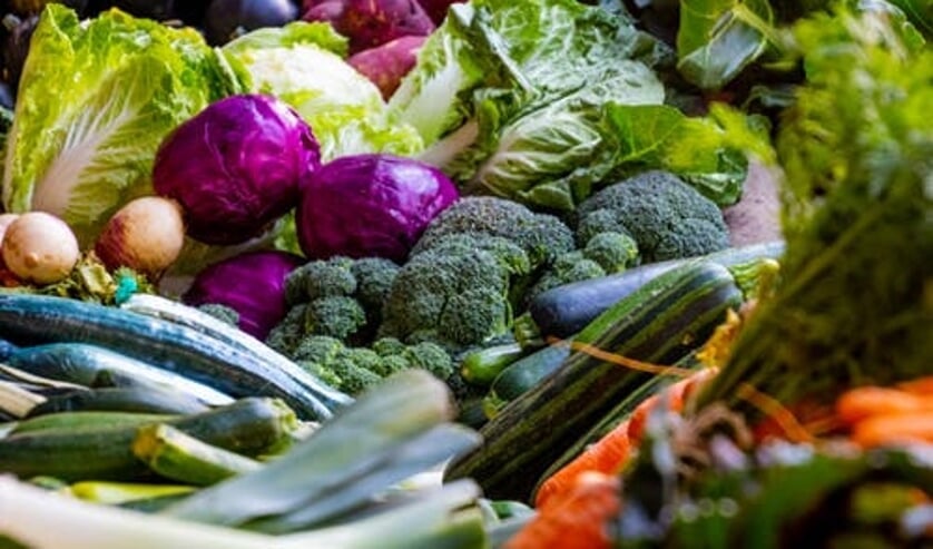 Koken met groente uit eigen tuin is ook consuminderen.
