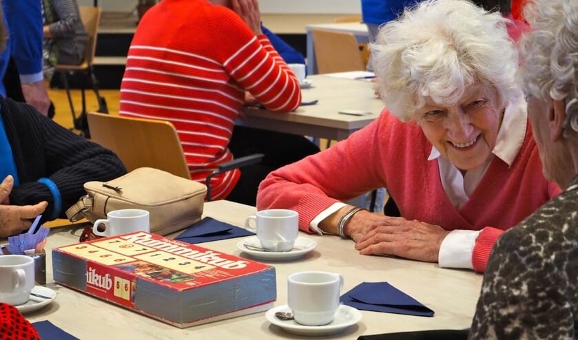 Een kopje koffie drinken of een spelletje doen. Meer is er soms niet voor nodig.