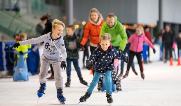 <p>Jong en oud is welkom op de open familiedag van HSC De Draai op ijsbaan De Meent.</p>