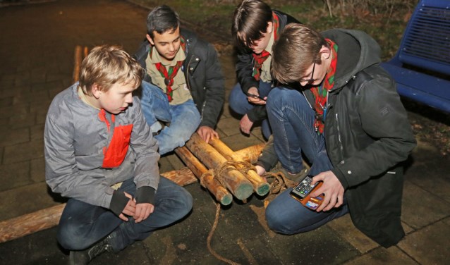 De jeugd geniet van de verschillende activiteiten bij Scouting Angela.