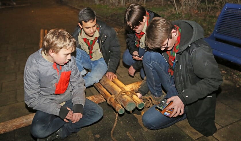 De jeugd geniet van de verschillende activiteiten bij Scouting Angela.