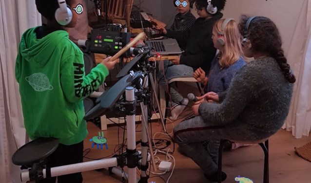 Gratis radio maken in Amsterdam-Noord voor kinderen van 6 t/m 11 jaar, van januari t/m mei 2020 op verschillende locaties in Amsterdam-Noord.