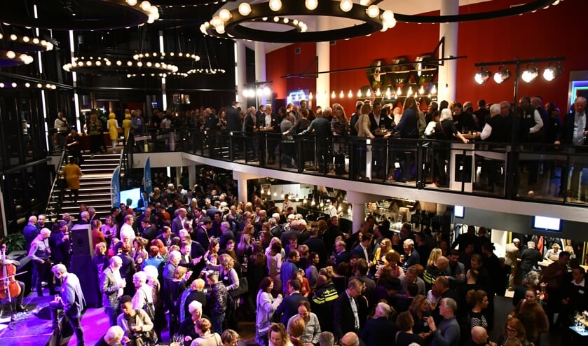 De nieuwjaarsreceptie bracht heel veel volk op de been in het Zaantheater.