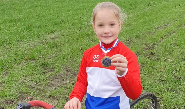 Cheyenne Nederlandskampioen veldrijden Cat.1 8 jarig meisjes.