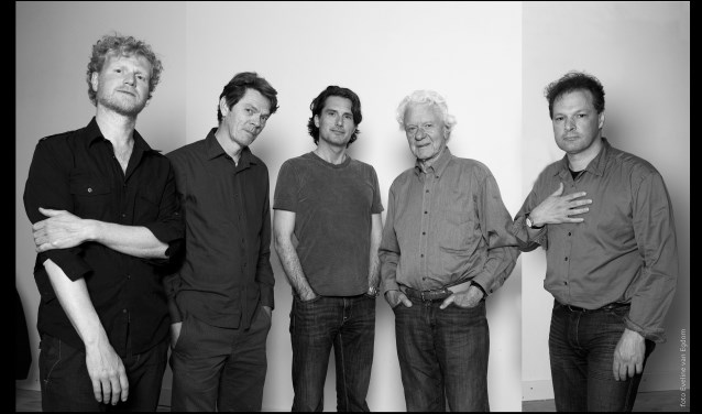 Levende jazzlegende Ack van Rooyen treedt op met zijn kwintet. 