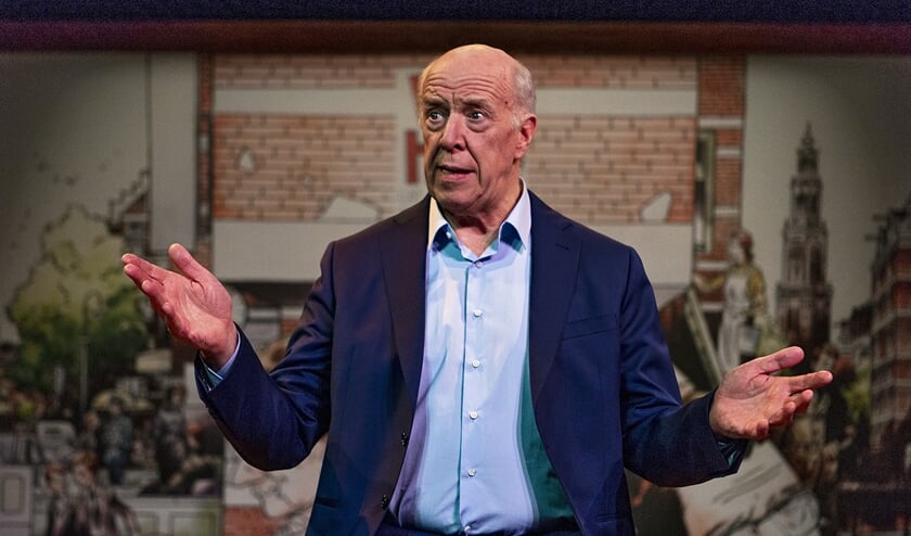 Meesteracteur Helmert Woudenberg speelt Carmiggelt in het Zoldertheater.