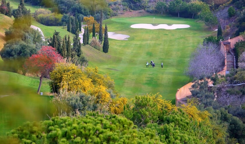 De Tramores Course van Villa Padierna in een geweldig palet van kleuren.