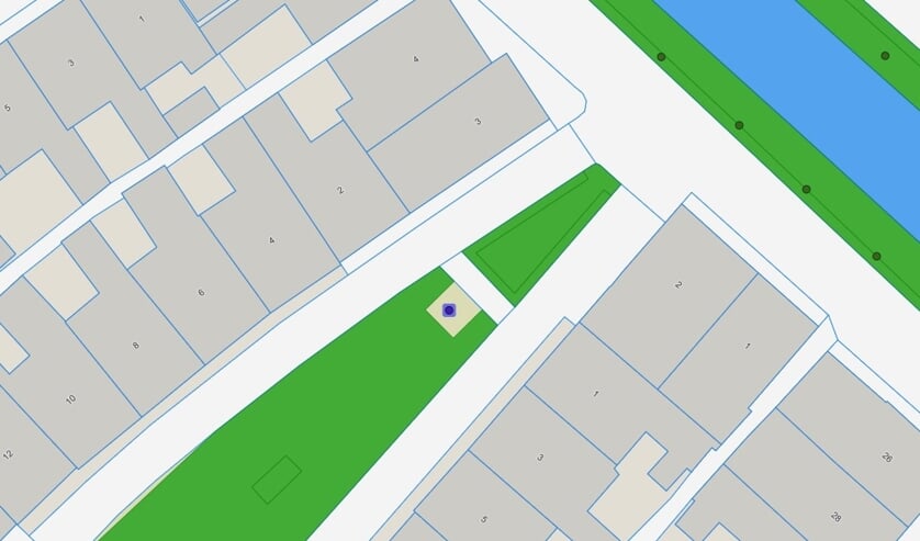 De koningslinde in de Berend Demmerstraat wordt gekapt.