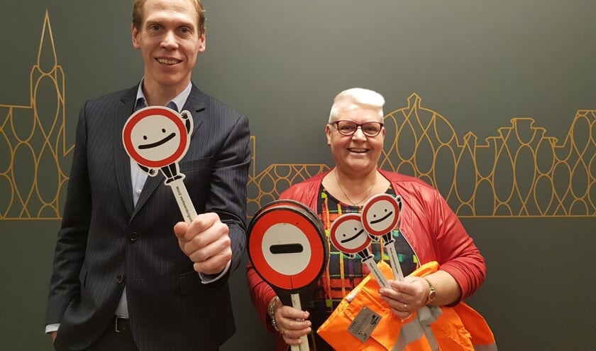 Wethouder Nils Langedijk en Karin van der Vliet komen op voor het behoud van de klaar-overs.