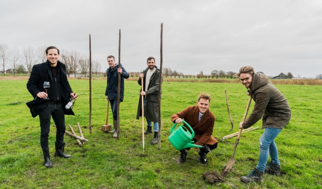 Wijngaard Stichting Avendorp team. Vlnr: Bas Westenenk, Erik de Vries, Nick Zonneveld, Kai Zonneveld, Koen Zwaan.