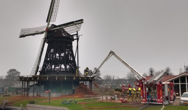 <p>Molen Ceres werd op oudejaarsavond door brand verwoest.</p>
