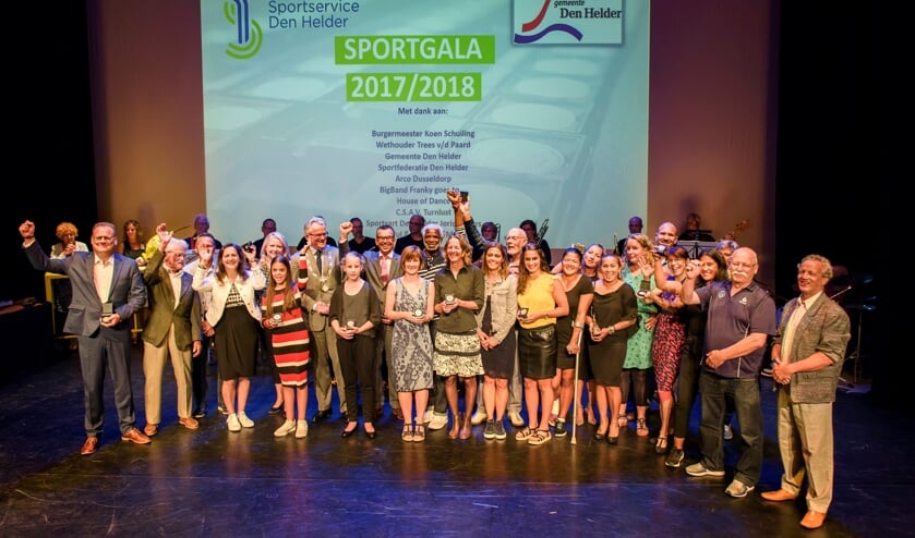 Feestelijke huldiging (top)sporters.