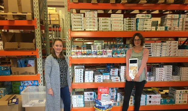 <p>Tatjana Kootstra van Bekius Schoolmaterialen en Nathali Overdam van Incluzio Hollands Kroon. </p>