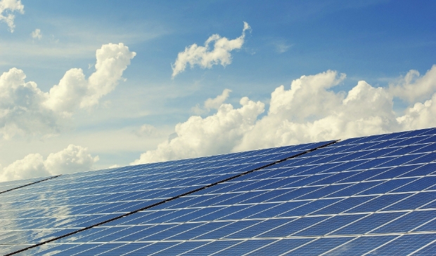 <p>Fractie wil zonnepanelen op het dak van station Haarlem.</p>