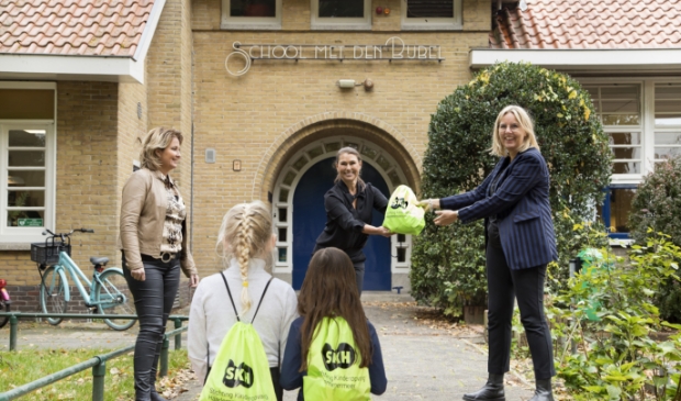 <p>Met een lekkere lunch in de rugzak gaan leerlingen van de Oranje Nassau School voortaan naar school.</p>