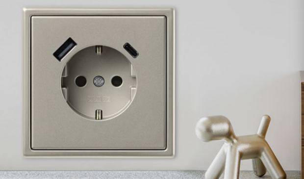 <p>Tip work@home: 3-in-1contactdoos met usb aansluiting.</p>