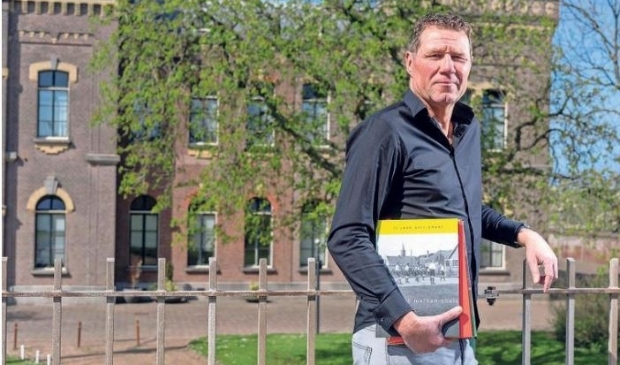 <p>Wilbert Korevaar bij het KIM in Den Helder, waar het allemaal begon.</p>