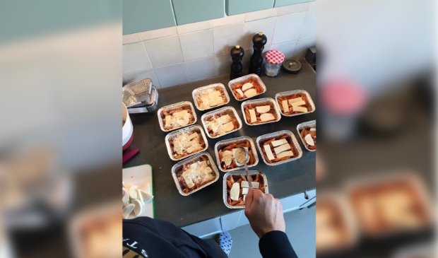 <p>85 mensen genoten van een Italiaanse maaltijd verzorgd door de Servants. </p>