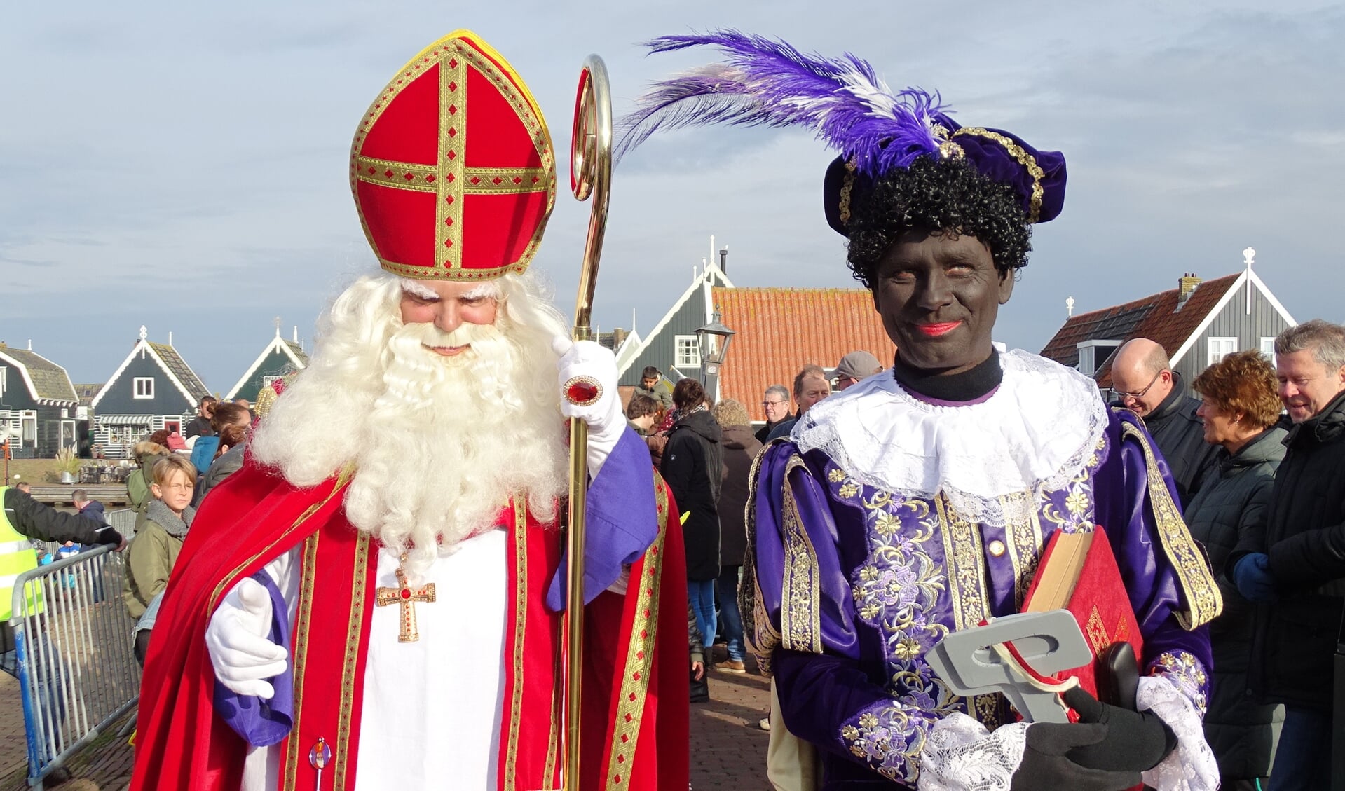 Vorig jaar was de Sinterklaasintocht nog fysiek op Marken dit jaar kunnen de kinderen de Sint online zien aankomen. 