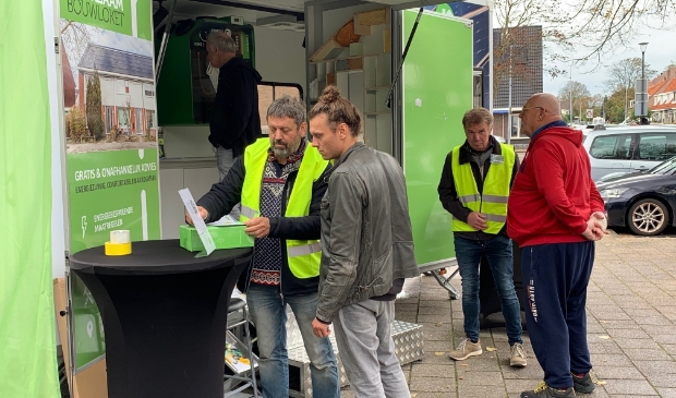 <p>De energiecoaches van EcoHeemskerk gaven aan bijna 100 Heemskerkers voorlichting over isolatiematerialen en over de lopende woningisolatie-actie. </p>