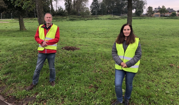 <p>Rob Wit en Inge Timmer organiseren de wandelingen.</p>
